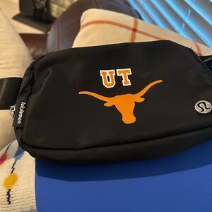 lululemon UT texas longhorn belt bag 1L